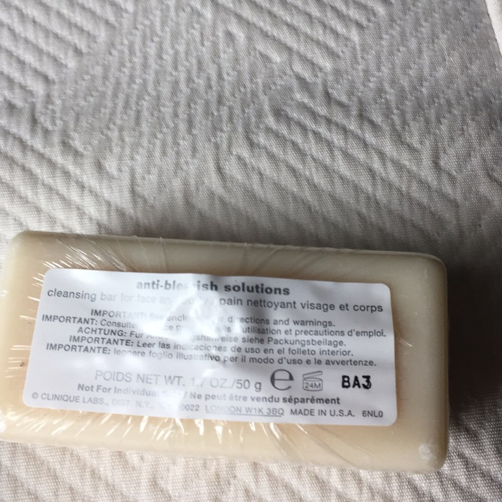 Clinique trial size anti blemish solutions. - Picture 5 of 7